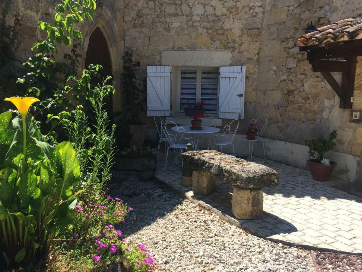 Le Prieure Bed & Breakfast Saint-Pey-de-Castets ภายนอก รูปภาพ