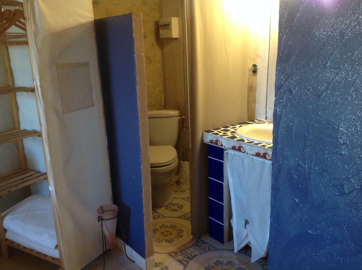 Le Prieure Bed & Breakfast Saint-Pey-de-Castets ภายนอก รูปภาพ